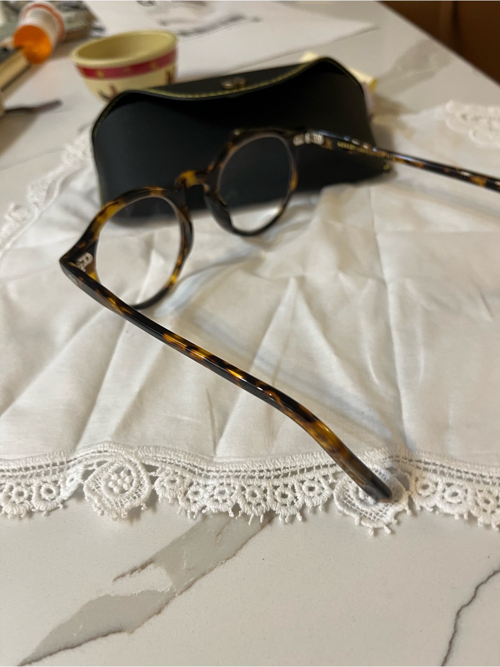 MOSCOT Tortoiseshell Round Frame Sunglasses with Gradient Lenses - Picture 2 of 6